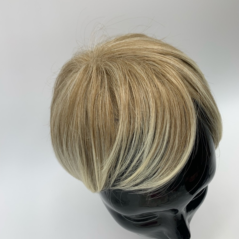Stylish Blonde pixie Wig for Women - Picture 4 of 13